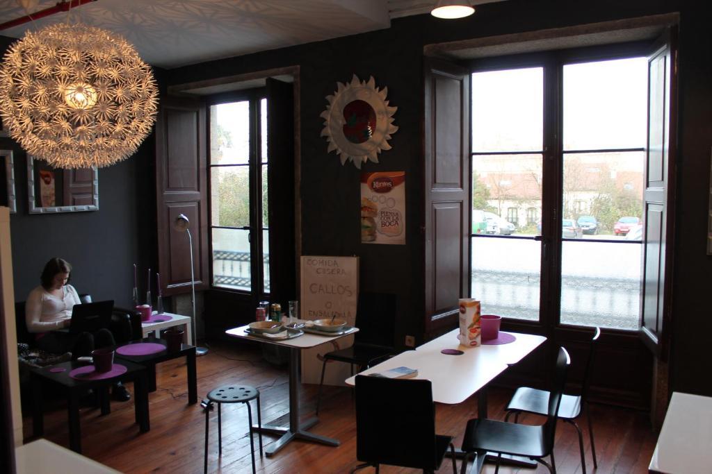 سانتياغو دي كومبوستيلا Albergue Roots & Boots الغرفة الصورة